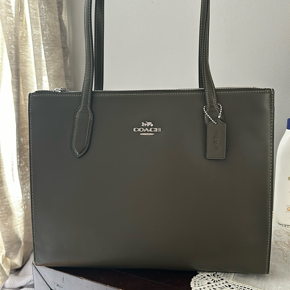 Nina Coach Women's Fashion Tote / Carryall